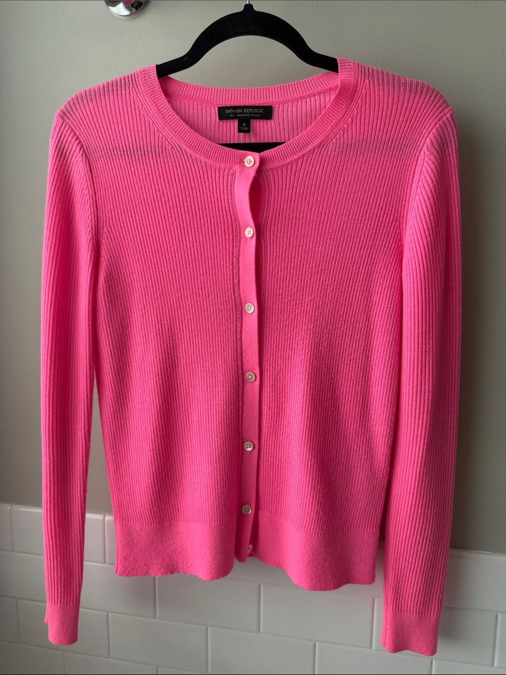 Banana Republic Bright Pink Button-Front Crewneck Cardigan 100% merino wool